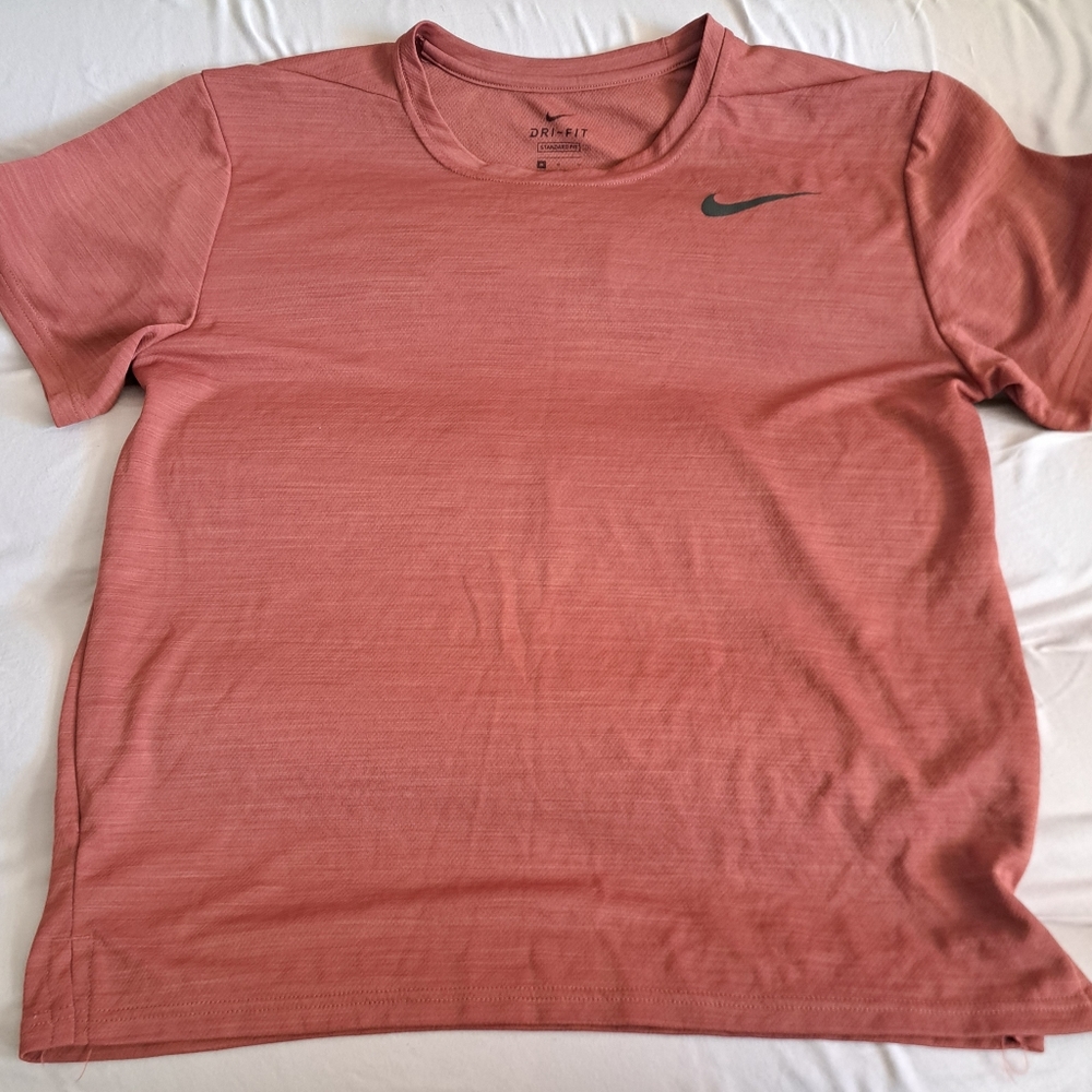 Nike Dri-Fit T-Shirt Men's size Medium